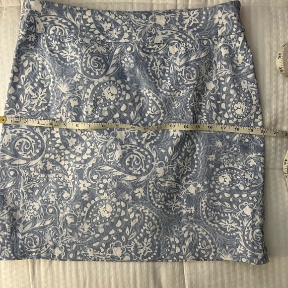Women’s skirt. Shorts underneath. Size small. Westport blue and white. EUC - Picture 5 of 7